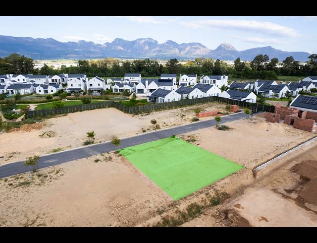 3 BEDROOM FREEHOLD FOR SALE IN PAARL VALLEIJ LIFESTYLE ESTATE